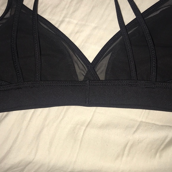 Black VS Sports Bra - Picture 3 of 4
